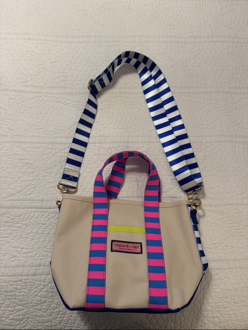 NWOT Vineyard Vines Heritage Small Tote! Crossbody straps.
